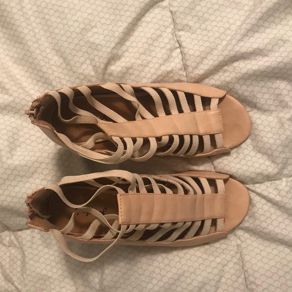 strapped up heels size 6.5, cream colored - Picture 1 of 2